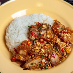 หมูกรอบคั่วพริกเกลือ