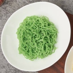 บะหมี่หยก 1 ก้อน