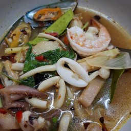 ต้มยำทะเลรวม น้ำใส