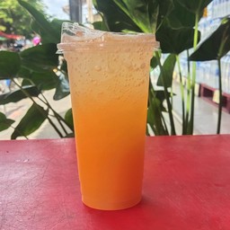 น้ำส้มคั้นสดโซดา