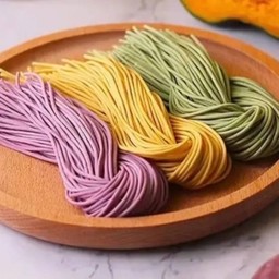 เส้นผักหม้อไฟสามสี 火锅面三色