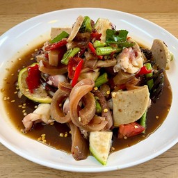 เหลาหมึกกรอบยอ(หมึกกรอบ+หมูยอ)