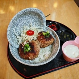 ข้าวหน้าหมูแฮมเบิร์ก ไข่ออนเซ็น