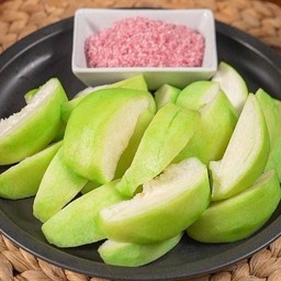 ฝรั่งแช่บ๊วย