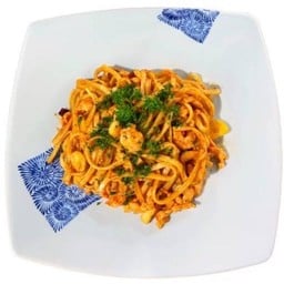 ราเมนแซลมอนผัดพริกแห้ง Spicy Salmon Ramen
