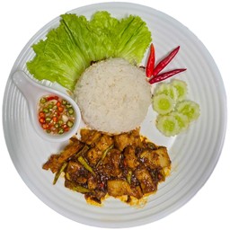 ผัดพริกแกงหมูสามชั้น