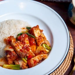 หมูกรอบผัดพริกเผา