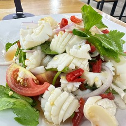 ยำปลาหมึก