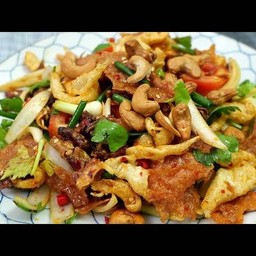 ยำสามกรอบ