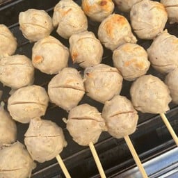 ลูกชิ้นเอ็นเนื้อย่าง