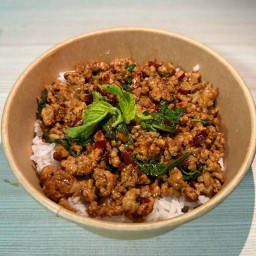 อีซ้อขยี้ข้าว