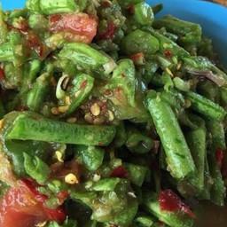 ตำถั่วฝักยาวใส่ปลาร้า
