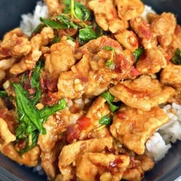 ข้าวกระเพราหมูชิ้น
