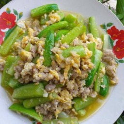 ข้าวแตงกวาผัดไข่