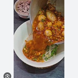 ก๋วยเตี๋ยววุ้นเส้น ต้มยำ