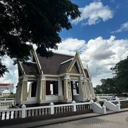 ตลาดราตรี มุกดาหาร