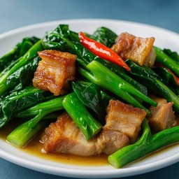 ผัดคะน้าหมูกรอบน้ำมันหอย