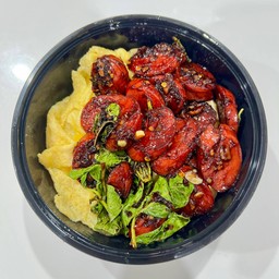 ข้าวกะเพราไส้กรอกไก่พริกแห้ง (ไม่รวมไข่)