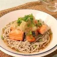 Soba-Cool-Salmon Sashimi5P-400g โซบะเย็น+ซาซิมิปลาแซลมอน 5 ชิ้น 冷たい生サーモンそば400