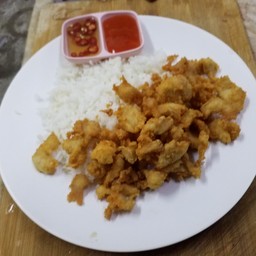 ข้าวไก่ทอดกระเทียม
