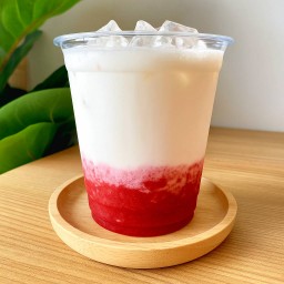 นมสดสตรอว์เบอร์รี่