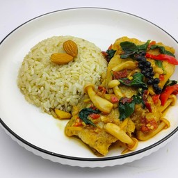 ข้าวกล้องผัดฉ่าปลากะพงทะเล (คลีน) Stir Fried Spicy Seabass with Fingerroot