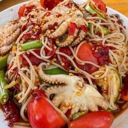 ส้มตำ ซั่วหมึกสาย