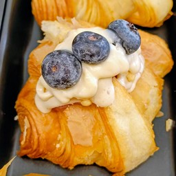 blueberry creamcheese croissant