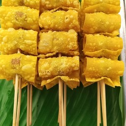เกี๊ยวห่อไส้กรอก