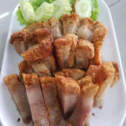 ชุดหมูกรอบพร้อมน้ำหมูแดง