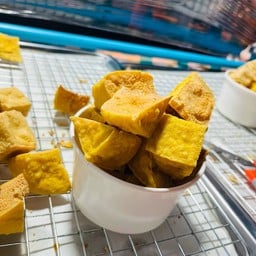 โกเอก เต้าหู้ทอด ตลาดไนท์บาซ่า บุรีรัมย์