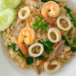ข้าวผัดหลายใจ (กุ้ง-หมู-หมู) บวก 3 ไข่ (ดาว-ม้า-เค็ม)