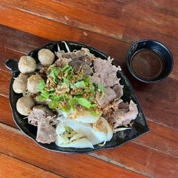 ก๋วยเตี๋ยวปิ่นทอง