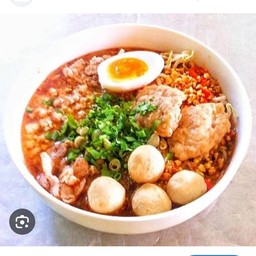 ก๋วยเตี๋ยวเส้นบะหมี่ ต้มยำ