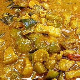 แกงเผ็ดหมูสามชั้น