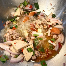 ยำวุ้นเส้น