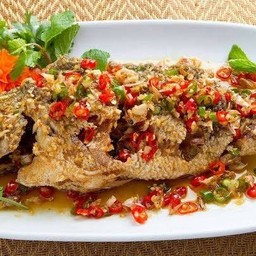 ปลากะพงราดพริก