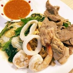 สุกี้แห้ง โคตรรวมมิตร ( รวมมิตร 2 เท่า ไข่ 2 ฟอง )