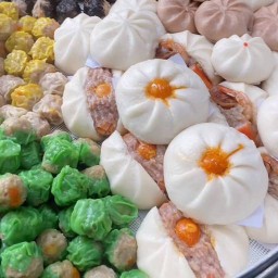 ป้าทองม้วนขนมจีบ-ซาลาเปา ศรีนครินทร์