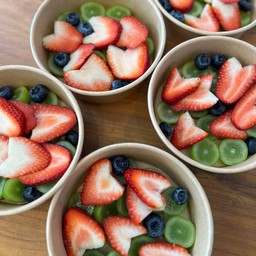 สตอเบอร์รี่ + องุ่นไซมัส + บลูเบอร์รี่