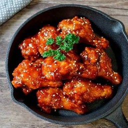 Set น่องไก่เกาหลี จังRai (ปีกบน6+ข้าว1กล่อง+ไชเท้าดอง)