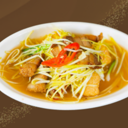 กุ้ยช่ายขาวผัดเต้าหู้และหมูกรอบ