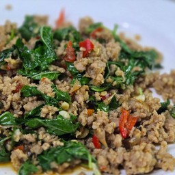 ผัดกระเพรา 🐷🐔