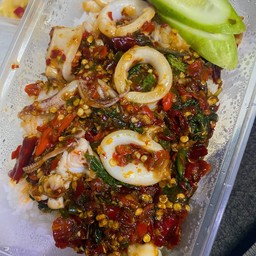 กะเพราปลาหมึก