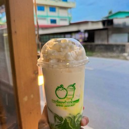 มะพร้าวปั่นนมสด ลอดช่อง