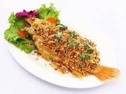 ปลากะพงทอดกระเทียม
