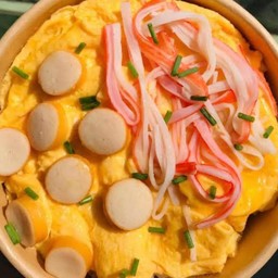 ข้าวไข่ข้นไส้กรอก+ปูอัด