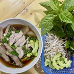 น้องโชกุนข้าวมันไก่ ก๋วยเตี๋ยวไก่มะระ