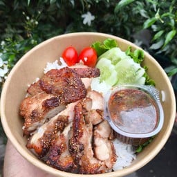 [อร่อยซ่ากับโค้ก] ข้าวหน้าไก่คลุกฝุ่น +  โค้ก ออริจินัล (ขวด)