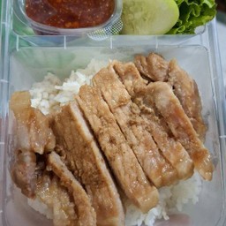 ข้าวหมูอบน้ำผึ้ง